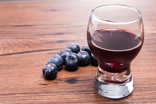 How much do you drink a day? What are the benefits of drinking blueberry wine